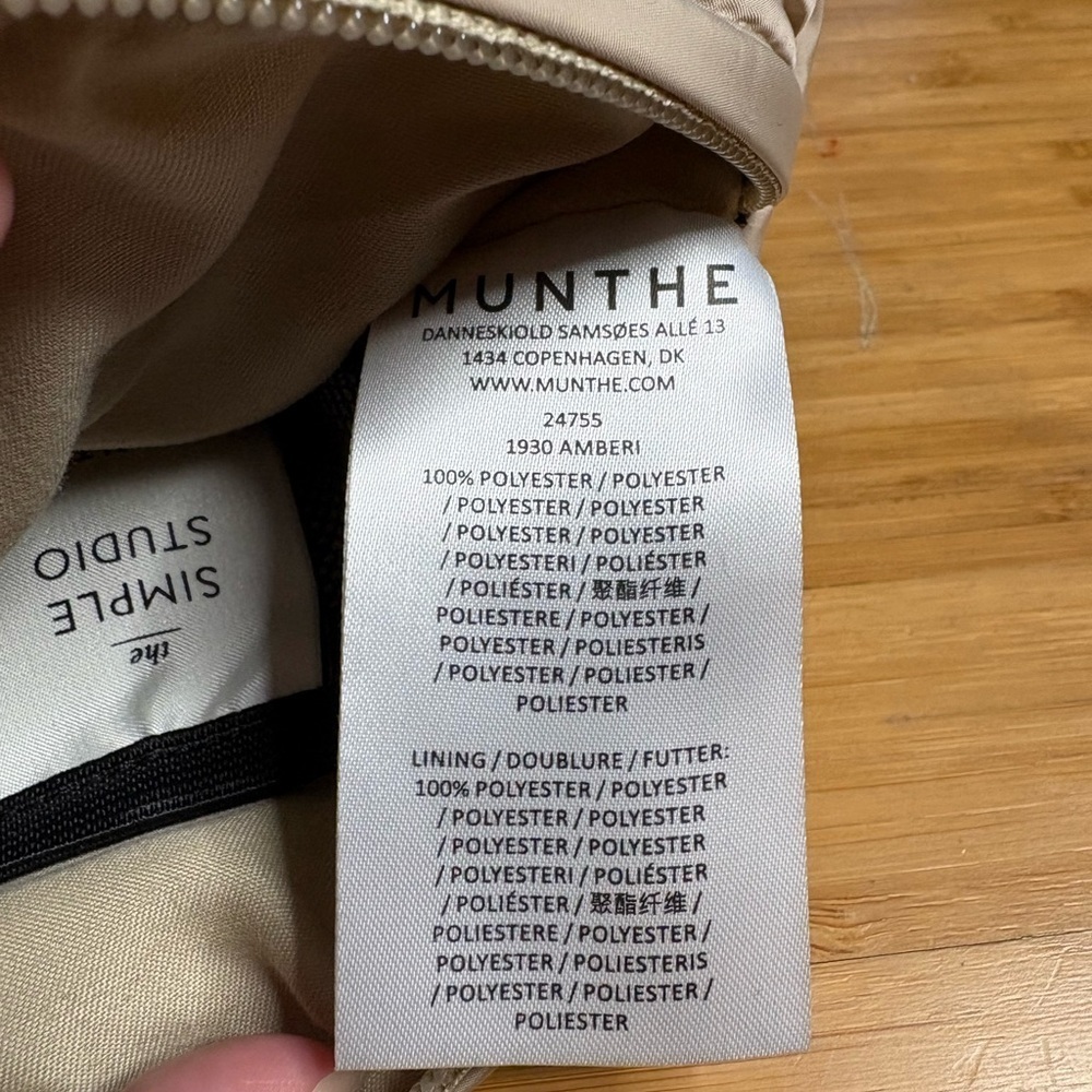 GUC Munthe-Beige Puffer Pouch - Picture 6 of 7